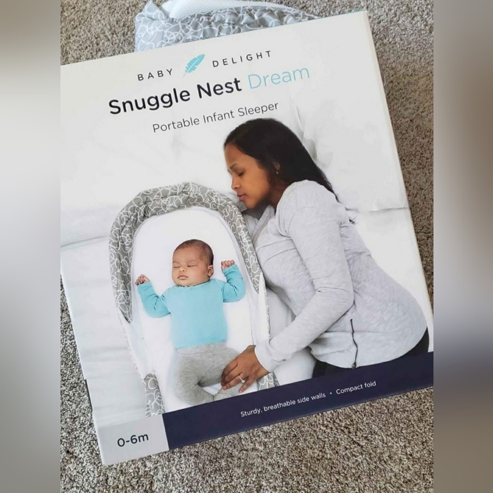 Baby Delight travel bassinet